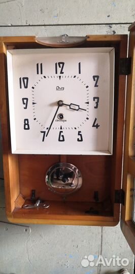 Настенные механические часы очз
