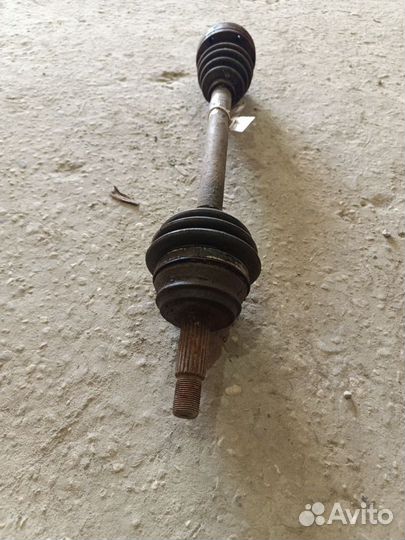 Привод (полуось) передняя Volkswagen Polo