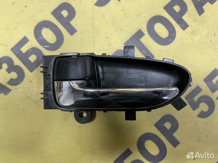 Ручка передняя левая внутренняя Nissan Almera G15