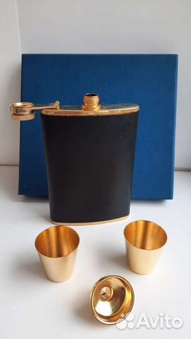 Фляжка с рюмками (подарочный набор)