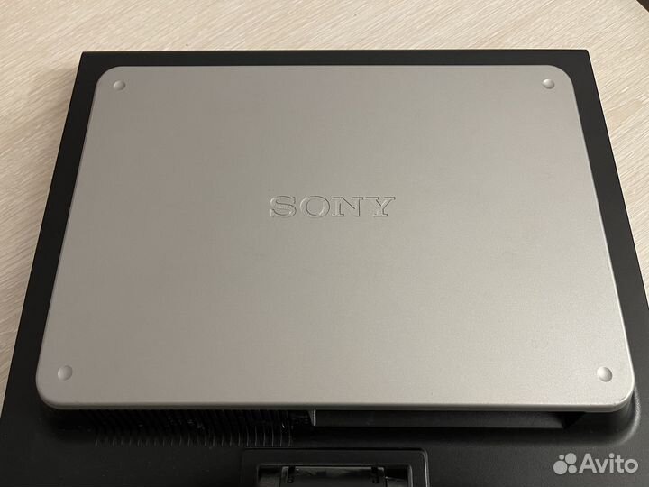 Монитор Sony sdm-hs75
