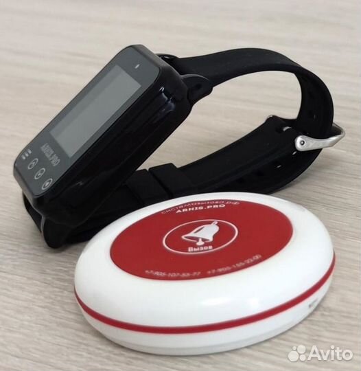 Кнопка вызова персонала и часы в салон красоты