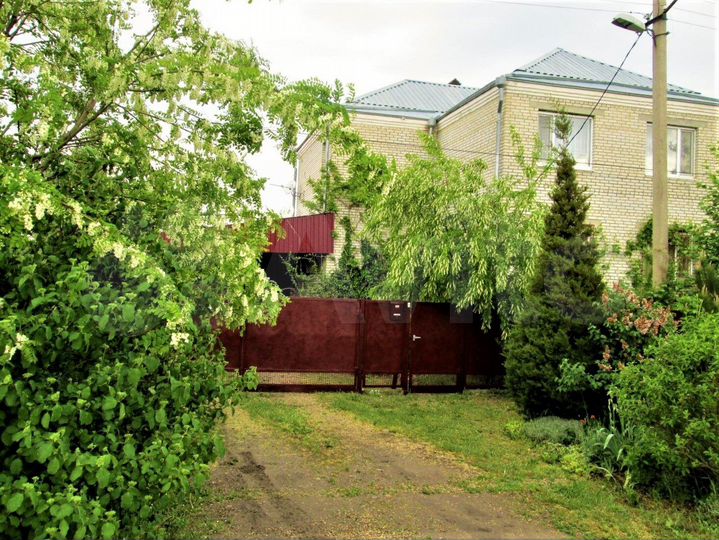 Дом 235 м² на участке 20 сот.