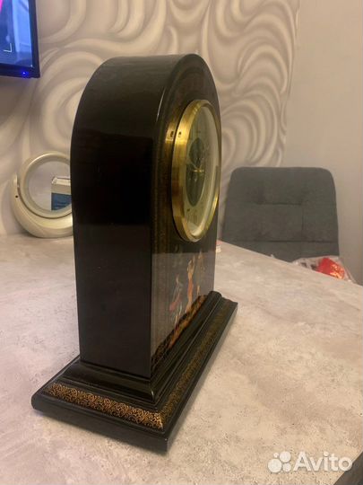 Часы настольные весна