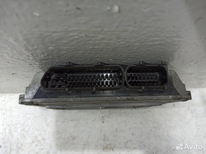 Блок управления двигателем 06A906019D