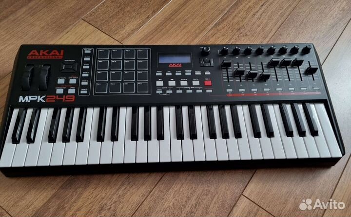 Миди-клавиатура akai PRO MPK249