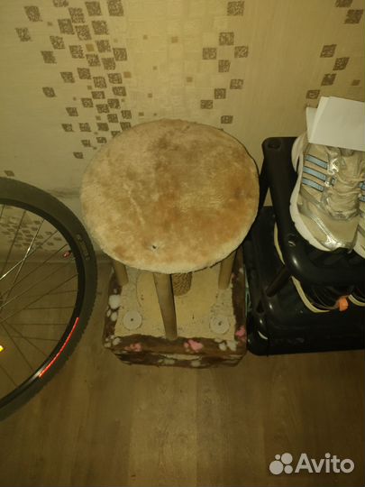 Кошачий дом с когтеточкой