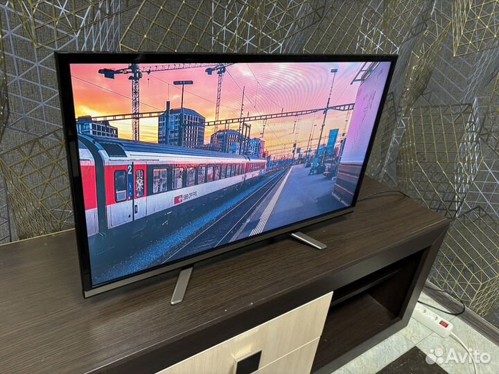 Большой яркий SMART TV Haier 81см, Wi-Fi