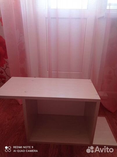 Полка навесная белая