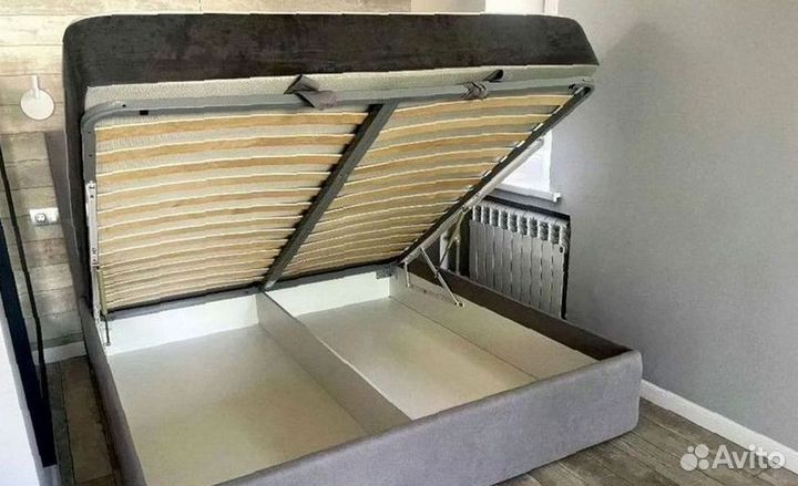 Мягкая дизайнерская кровать двуспальная