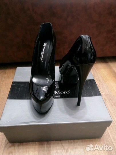 Лаковые туфли