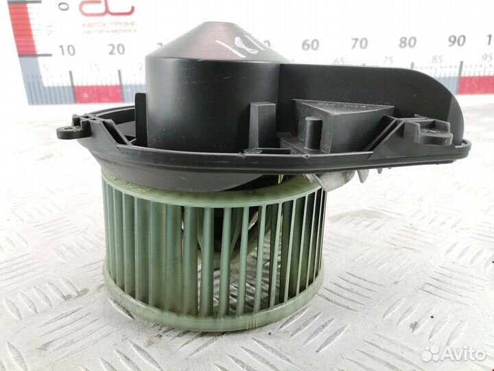 Моторчик печки для Volkswagen Passat 5 8D1820021B