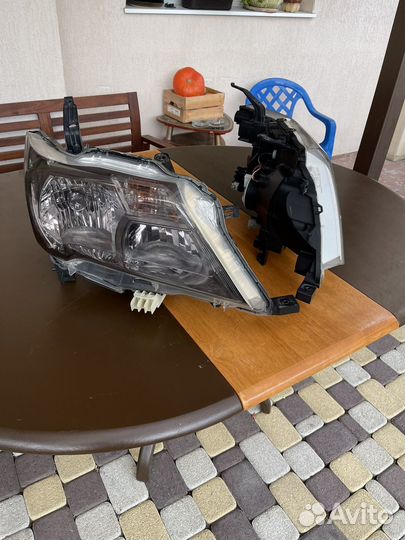 Фары Nissan Serena c26