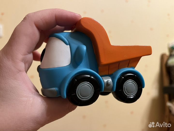 Резиновый Лева грузовичок