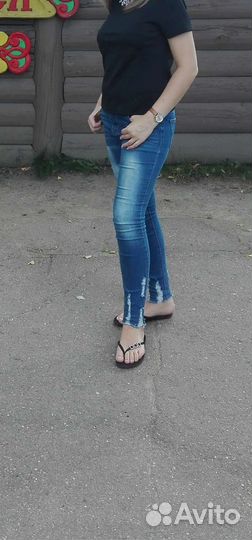 Джинсы