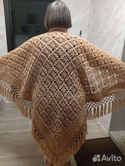 Шаль вязанная, ручная работа