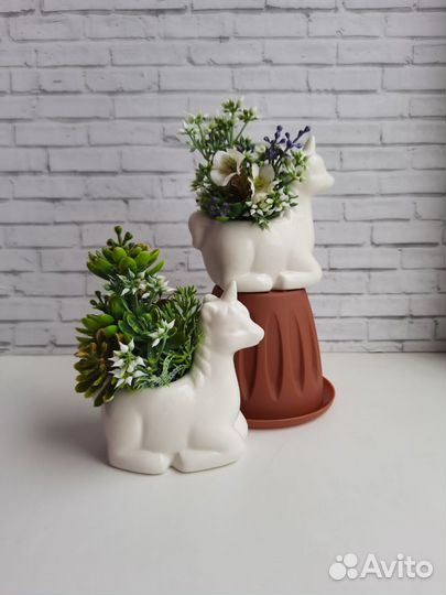 Декорированная цветочная композиция Единорожка