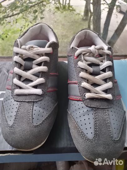 Кроссовки детские