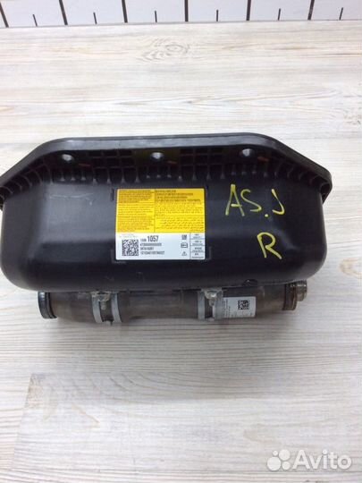 Подушка безопасности пассажирская (в торпедо)