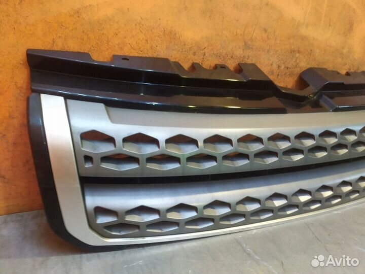 Решетка радиатора Land Rover Range Rover Evoque 1