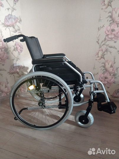 Коляска инвалидная Omega luxe 550