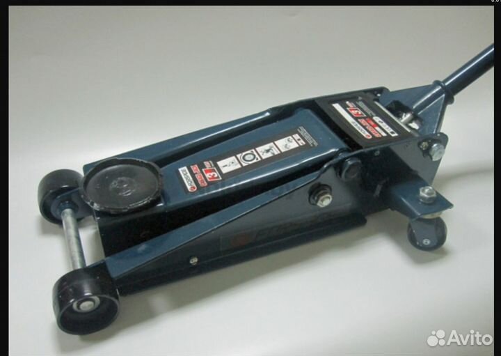 Домкрат 3 тонны