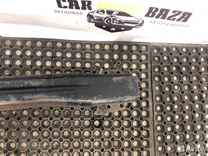 Усилитель переднего бампера