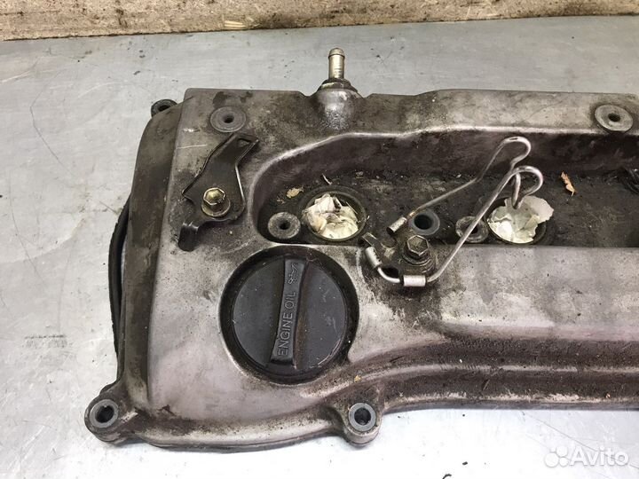 Клапанная крышка Toyota Gaia 2001 года. 1AZ