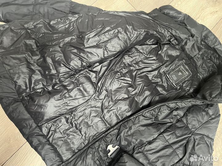 Куртка женская Guess размер S (42-44)весна