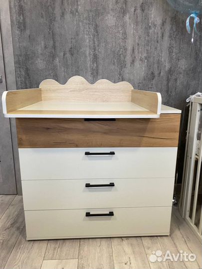 Пеленальный столик