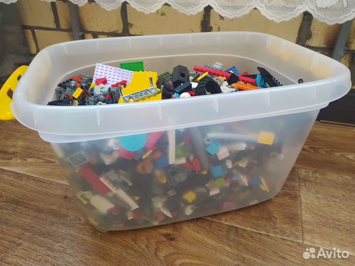 Контейнер с игрушками