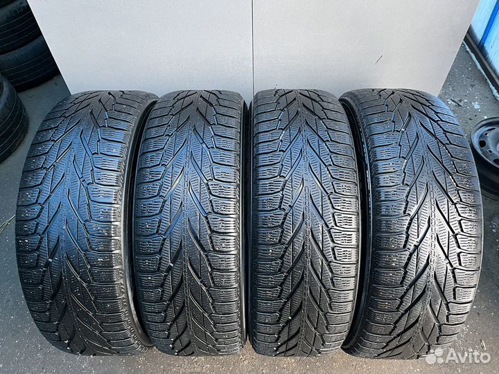 Nokian Tyres Hakkapeliitta R2 SUV 235/65 R17