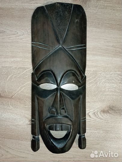 Маска деревянная из Африки
