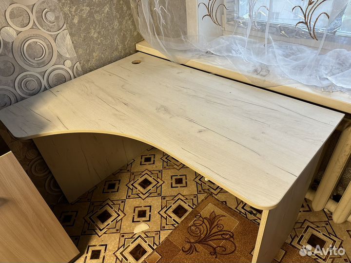 Компьютерный стол