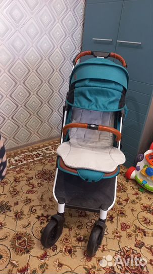 Продаётся детская прогулочная коляска