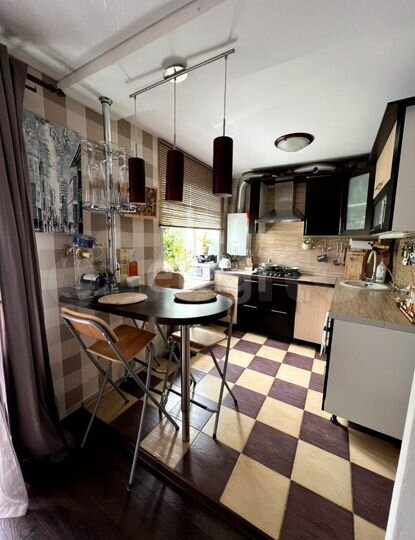 2-к. квартира, 45 м², 3/6 эт.