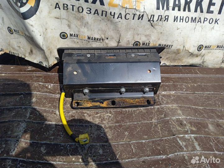 Подушка безопасности в торпедо Chevrolet Metro 1.3