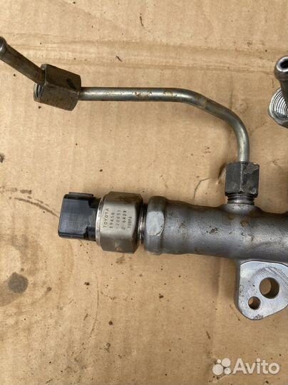 Рампа топливная Toyota Fortuner 2