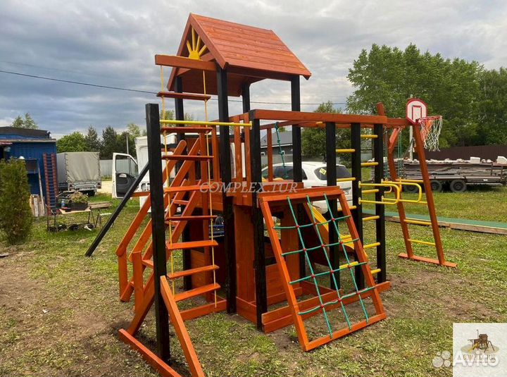 Детская площадка без заноз