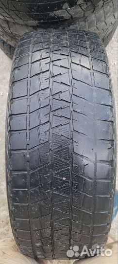 Bridgestone Blizzak DM-V1 235/60 R18