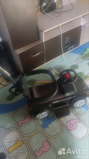 Детская машинка каталка с ручкой