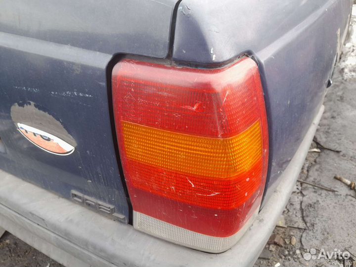 Задние фонари Опель омега А