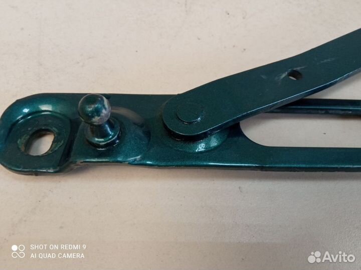 Петля крышки багажника левый BMW E36 cupe