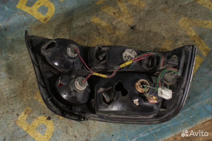 Задний правый фонарь Mitsubishi Galant EA
