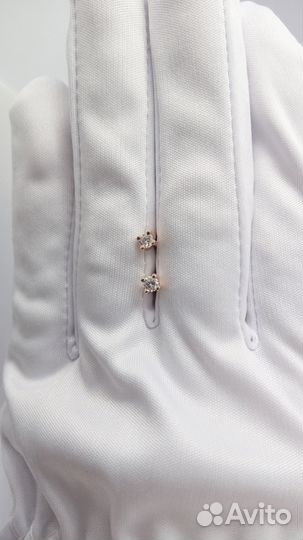 Золотые серьги с камнем