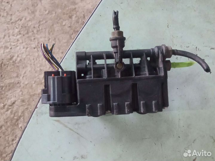 Блок клапан пневмоподушка land rover discovery 3