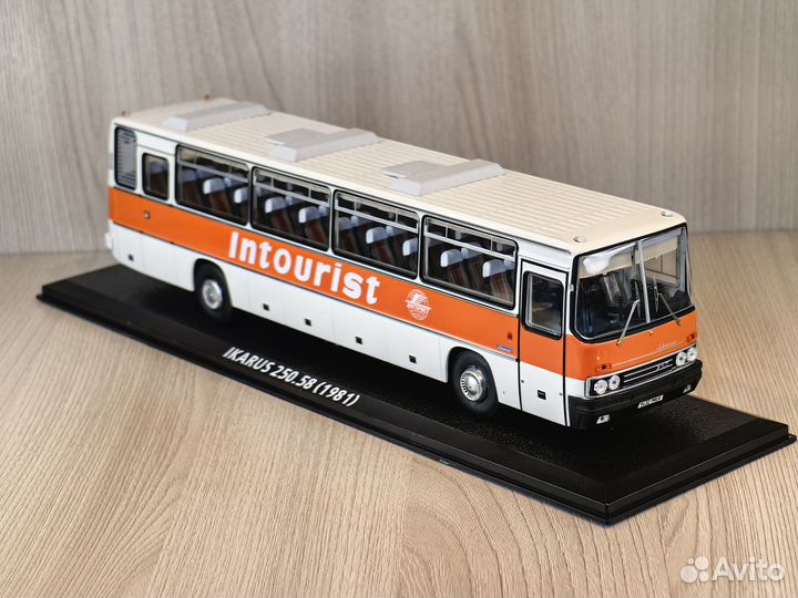 Масштабная модель ikarus 250.58 (Икарус) Inturist