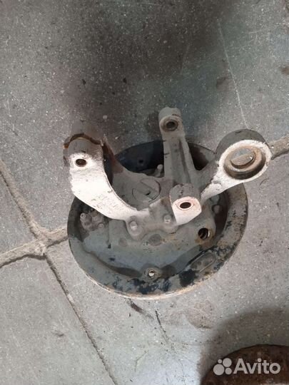 Поворотный кулак задний правый Ford Taurus 1 Форд