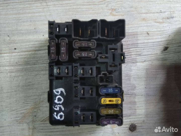 Блок предохранителей салонный Emgrand, Amulet