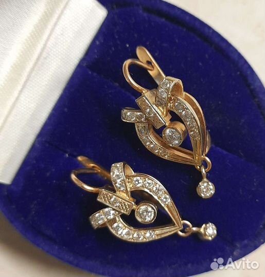 Золотые серьги с бриллиантами
